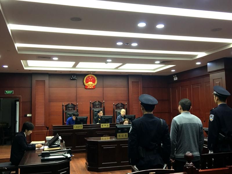 降14℃！济南大降温，供暖延长丨波音737又发生故障了，载着106人…丨中小学幼儿园将推“校长陪餐”