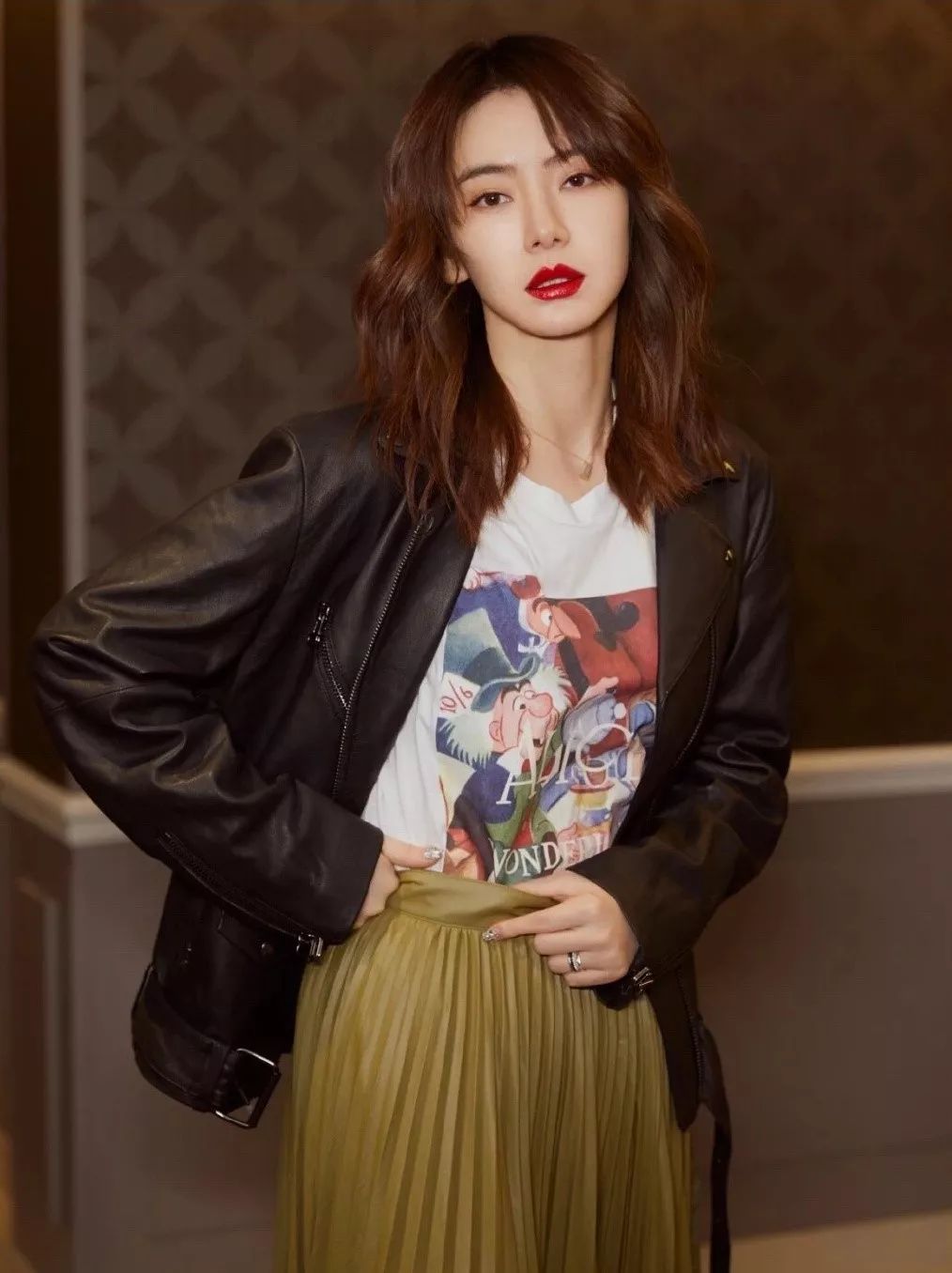 高街里捞夯货要选对KOL，比如宋祖儿孟美岐和张嘉倪她们……