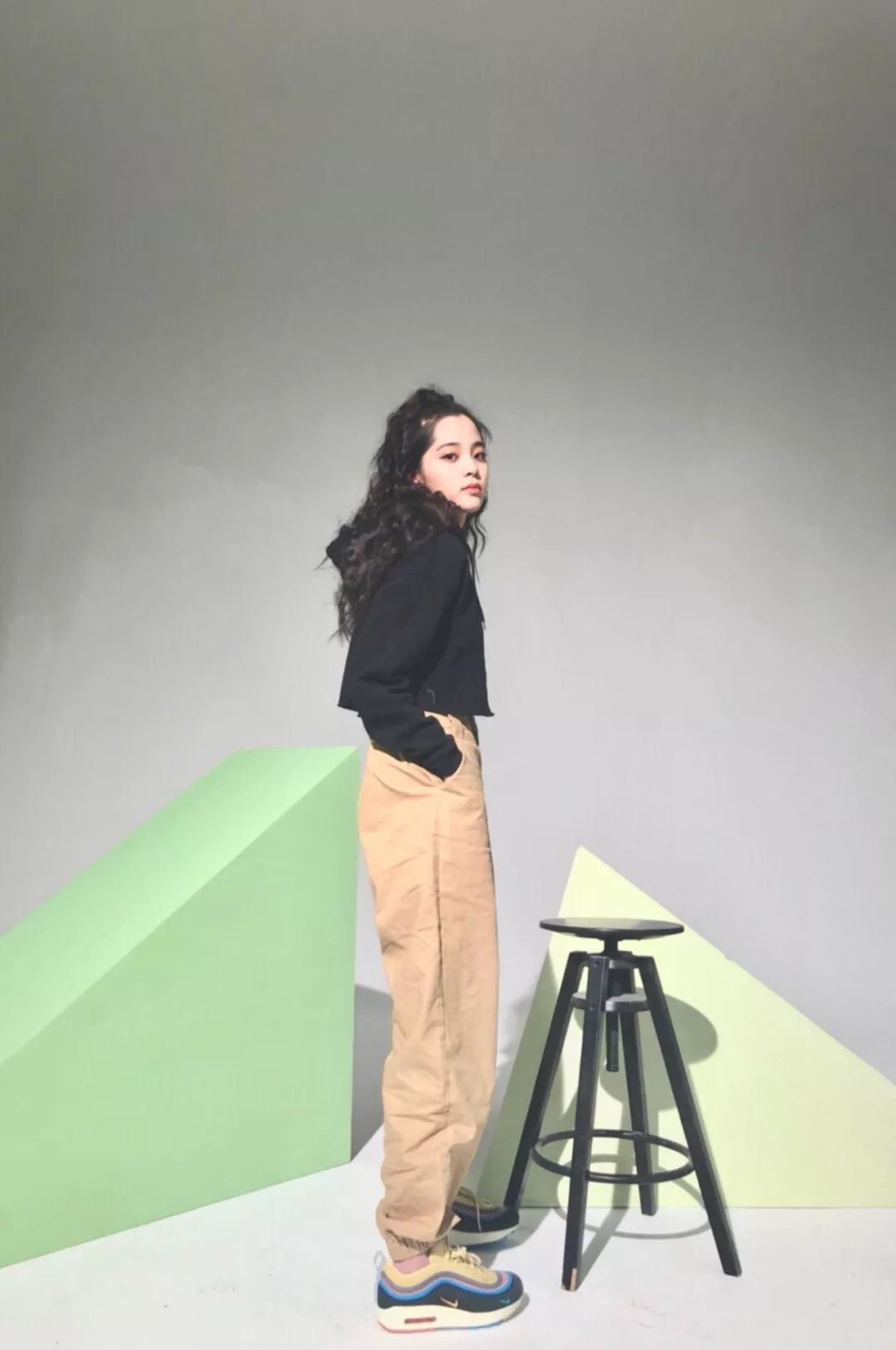 高街里捞夯货要选对KOL,比如宋祖儿孟美岐和张嘉倪她们……