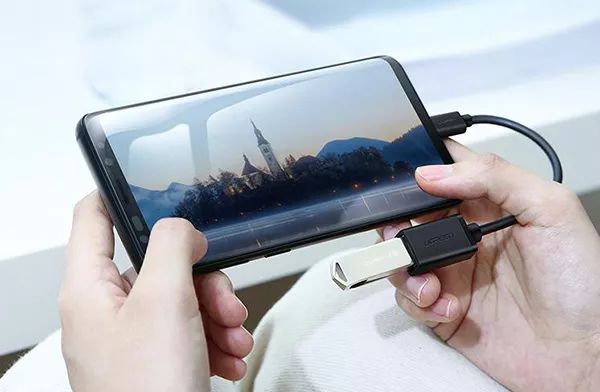 为什么同样的地方自己手机信号差,手机信号总比其他手机差