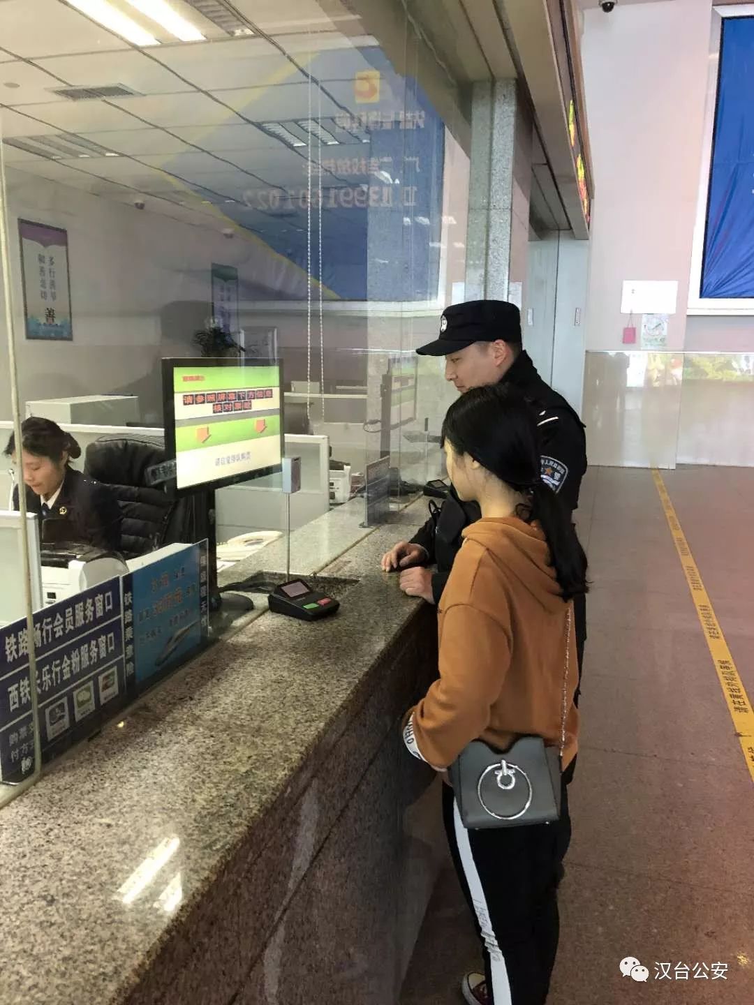 鐝插摜楂樻竻瑙嗛,鐝插摜