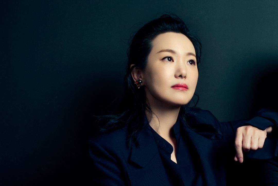 咏梅柏林影后为他带来了许多剧本,咏梅名利场外49岁的影后无需焦虑