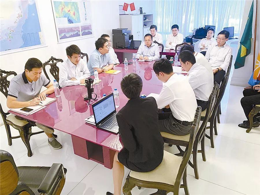 阳光沙滩比基尼:两不厌,两相欠