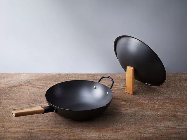 女生能颠起来的铁锅推荐,能颠勺的铁锅