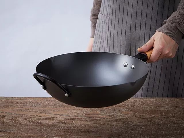 女生能颠起来的铁锅推荐,能颠勺的铁锅