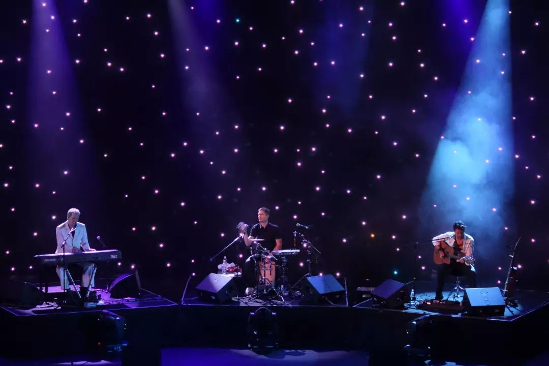 盘点全网老外翻唱中文歌曲系列,老外翻唱中文歌的名场面