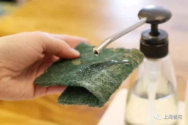 白墙弄脏了怎么处理干净,白墙油烟弄脏了怎么把它变白