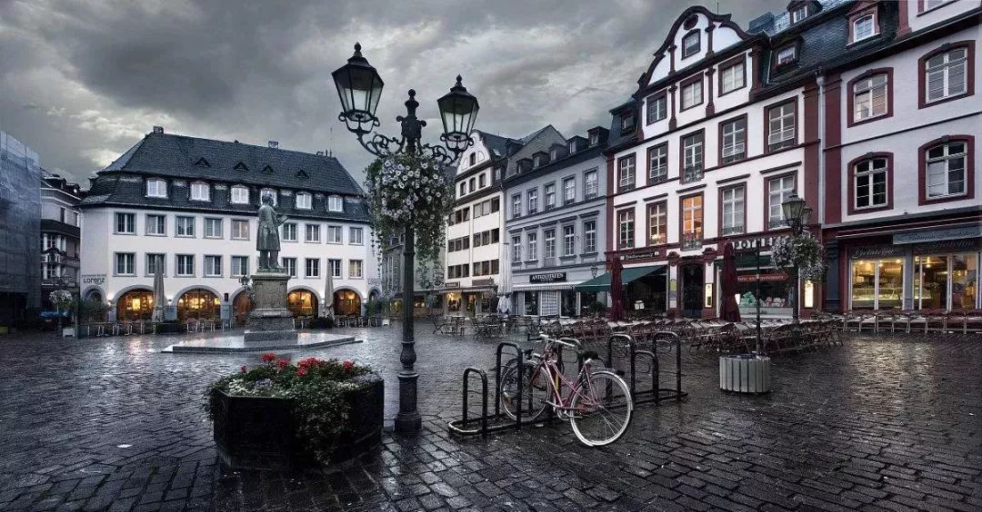 旅游就是自己的城市呆腻了换个别人的城市呆着这里能满足您对旅行的所有想象！