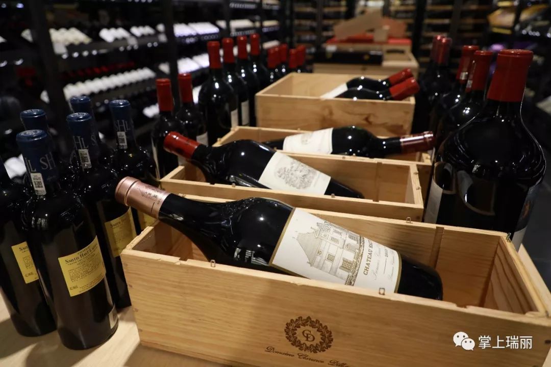 瑞丽口岸泼水节,泼水节瑞丽