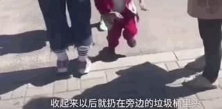 3岁女儿*拍偷**照流出，微信群全炸了：你怎么把孩子教成这样了？！