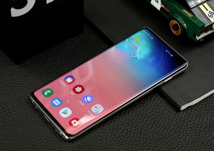 外媒三星galaxys10全系列上手体验 (三星galaxy s10曝光惊艳之作)