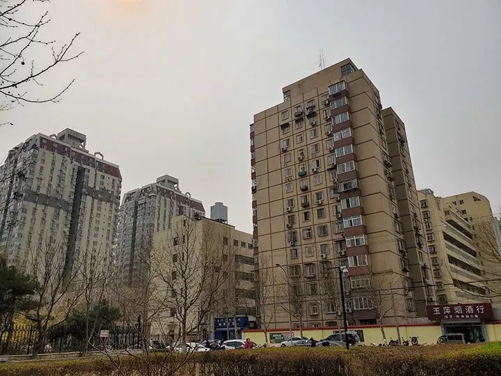 外媒三星galaxys10全系列上手体验 (三星galaxy s10曝光惊艳之作)