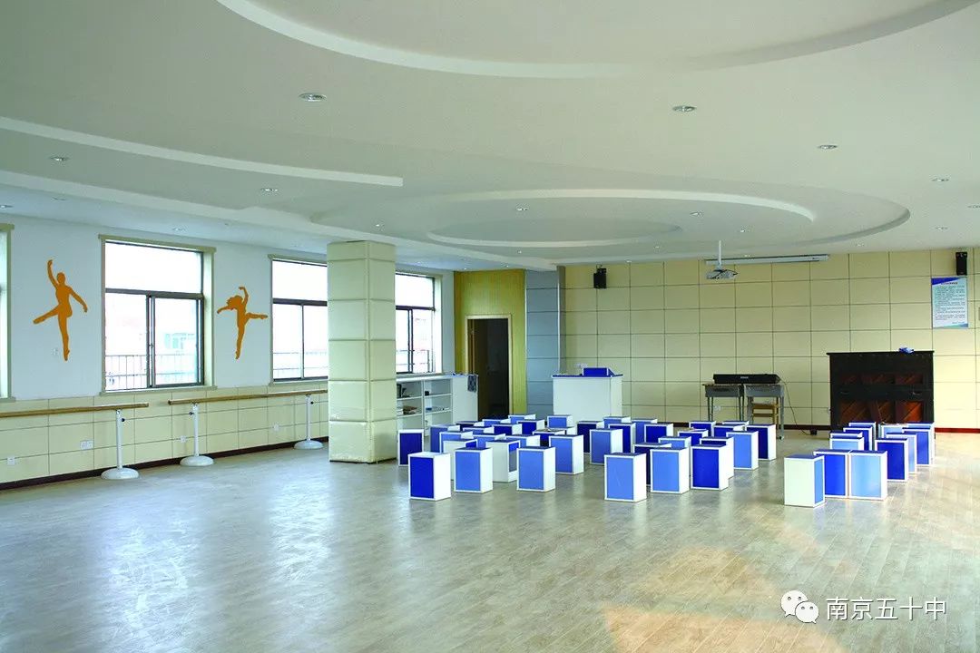 在市中心的学校,花园式学校值得孩子们拥有