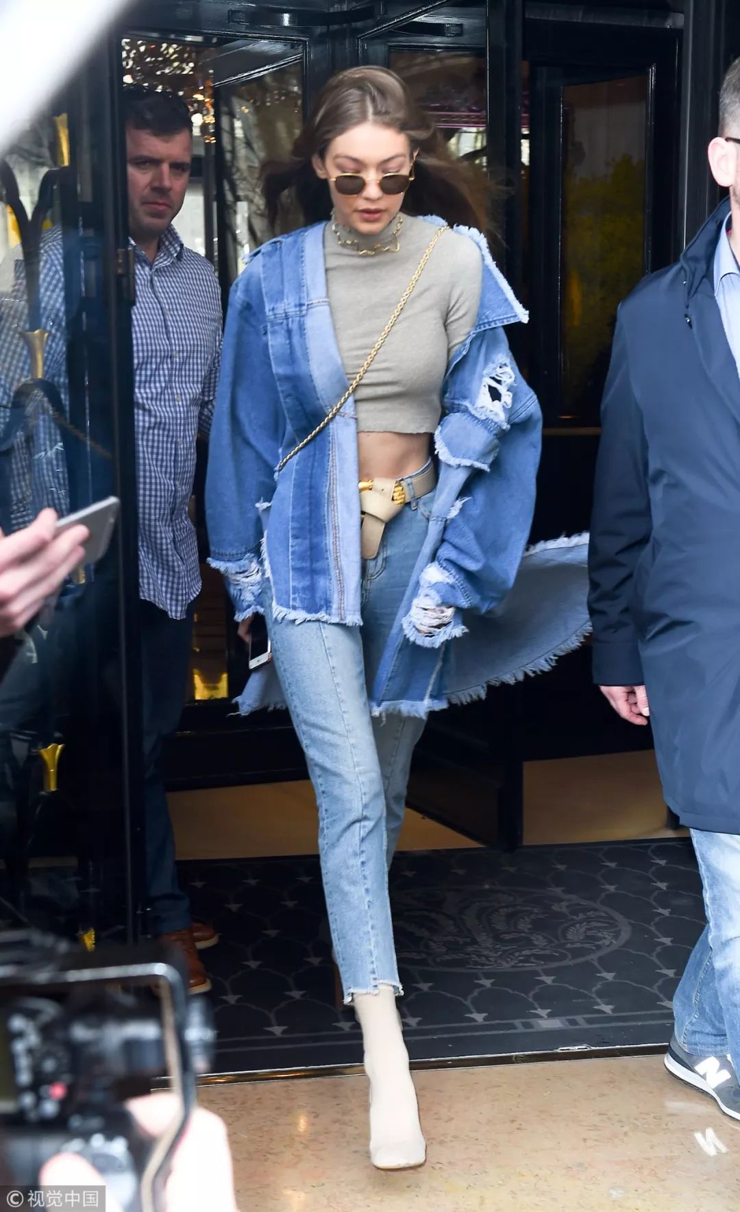 惊喜很多的衣服,今年最流行大版牛仔外套