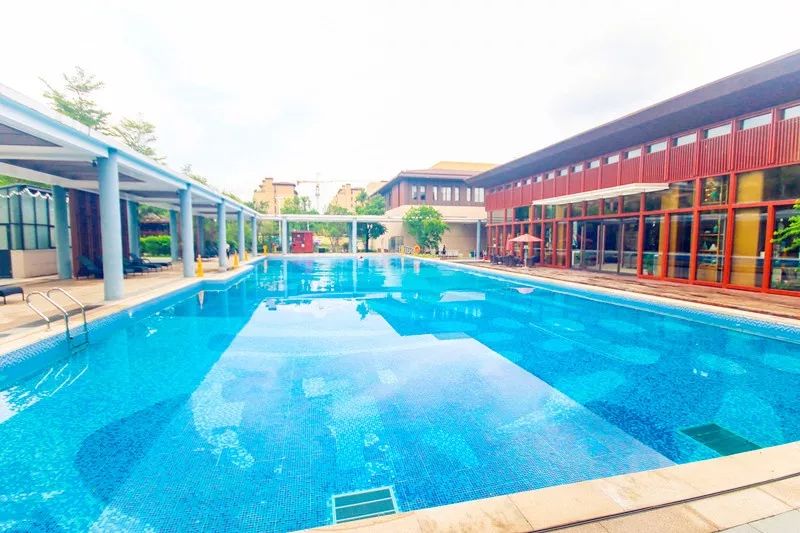 只要¥488元，珠光御景温泉美食酒店随你浪！温泉SPA+自助餐+精美下午茶+龙归寨门票~周末通用！