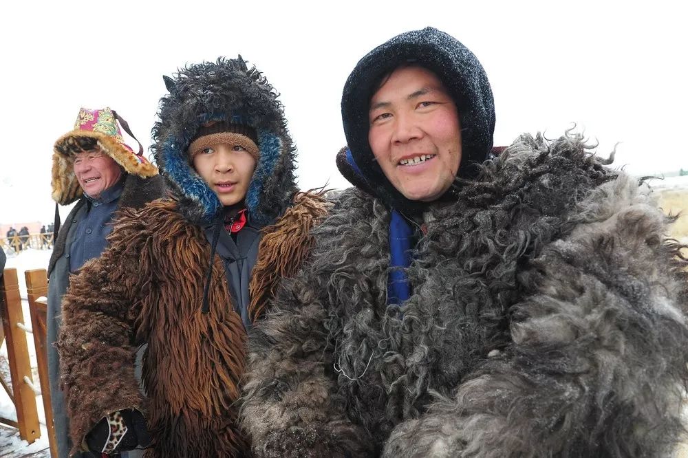 【丝路名城甜美哈密】憨态可掬、亦庄亦谐的“熊舞”，快来为这项哈萨克族民间舞蹈点赞吧！