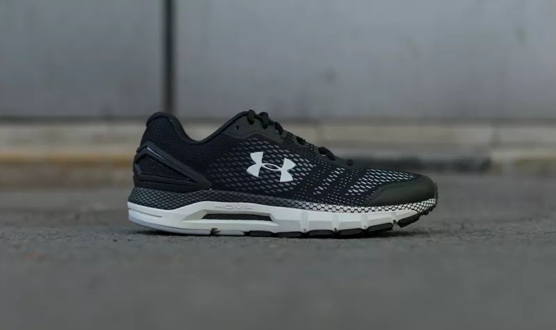 想买双叱咤健身房和街头的跑鞋?本次开箱一定要看!