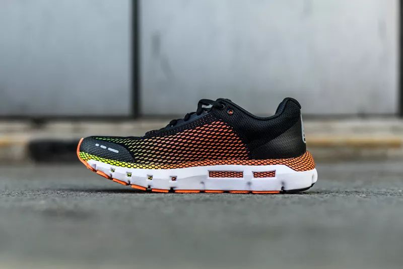 想买双叱咤健身房和街头的跑鞋?本次开箱一定要看!