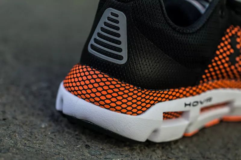 想买双叱咤健身房和街头的跑鞋?本次开箱一定要看!