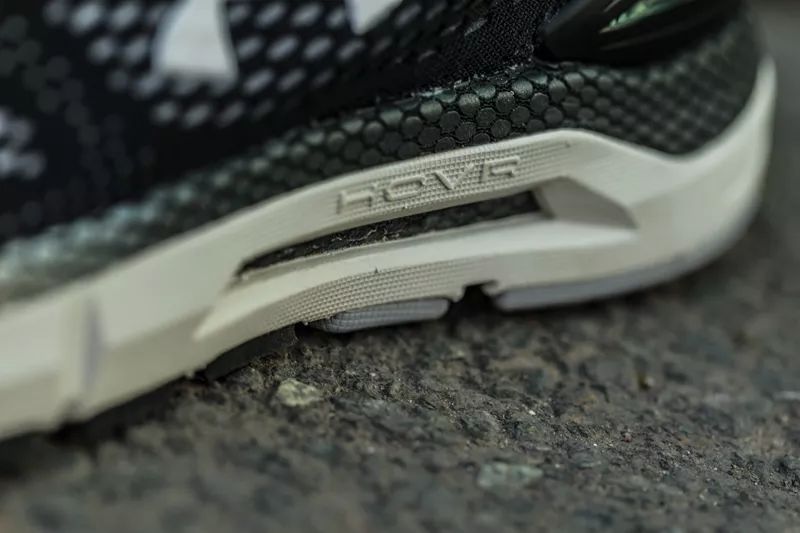 想买双叱咤健身房和街头的跑鞋?本次开箱一定要看!