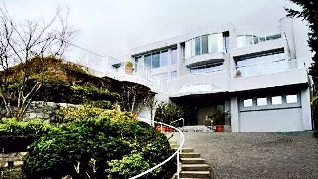 现实比故事更荒唐,真实案件轰动美国的谋杀案