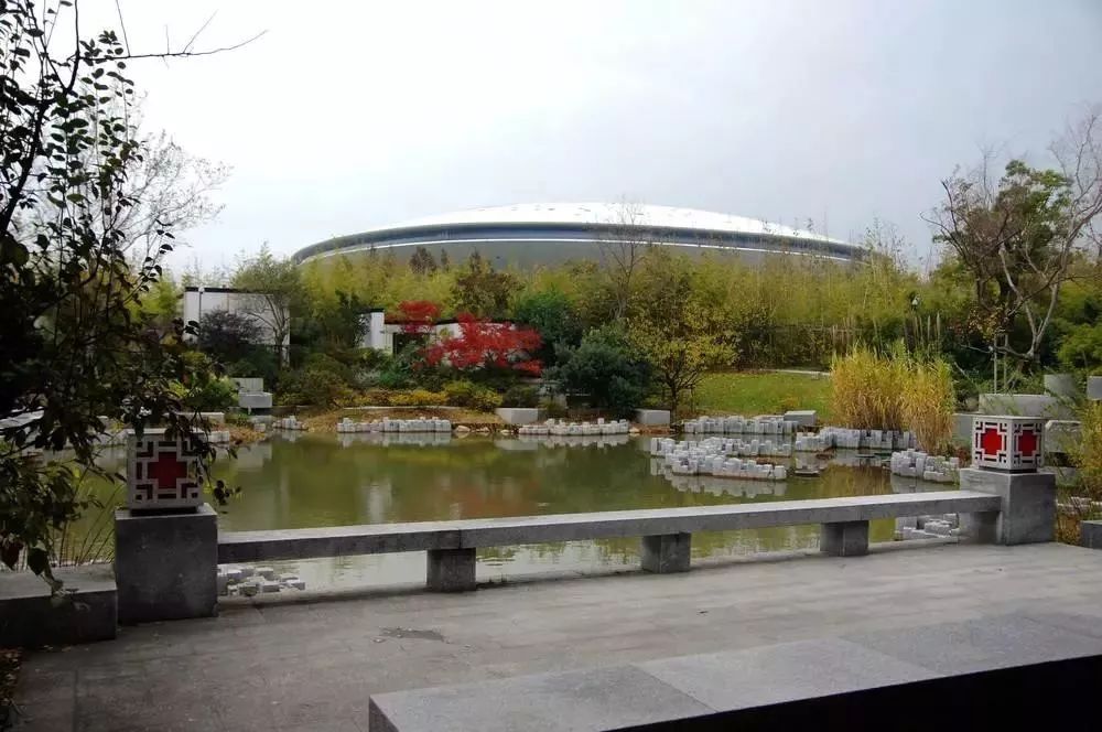 上海黄浦江旁边的公园,黄浦江边上的公园