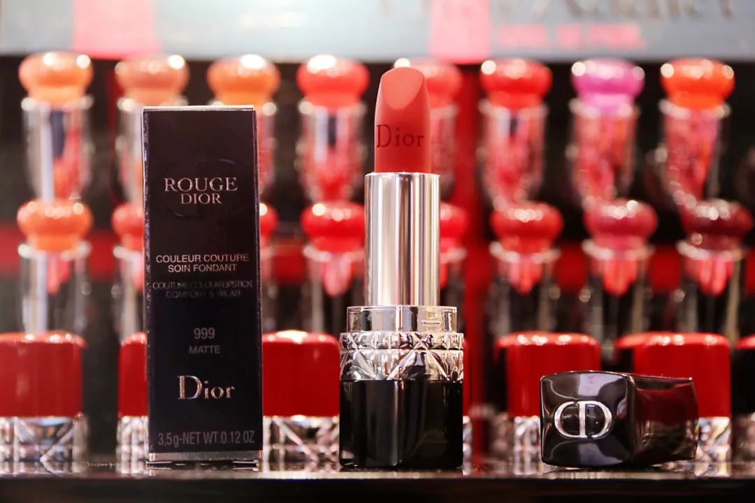 大促已直击灵魂！哈尔滨这家商场帮你省出“五一”机票钱