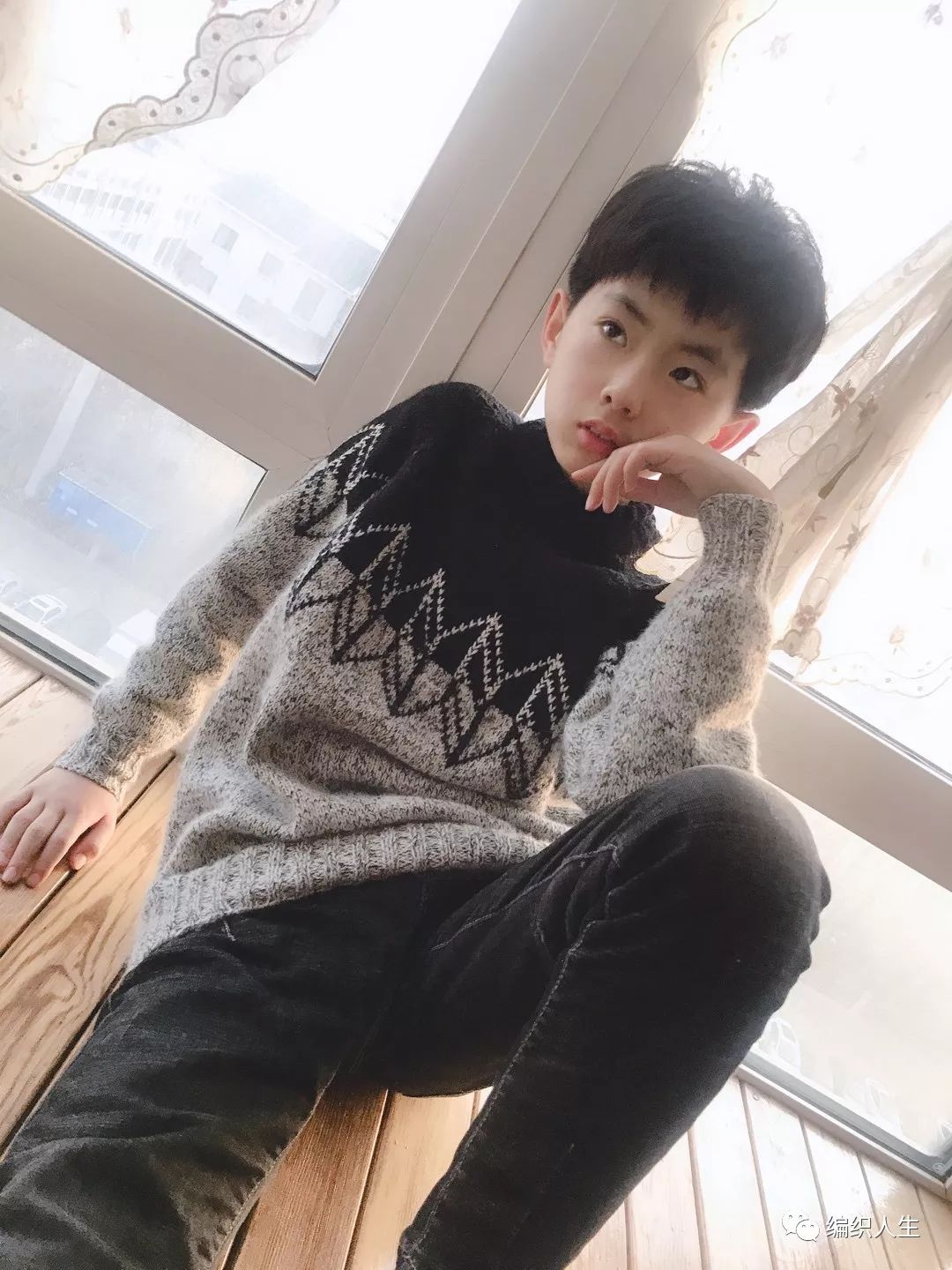 朱一龙同款毛衣刺绣方法,朱一龙白色毛衣编织教程