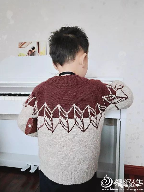 朱一龙同款毛衣刺绣方法,朱一龙白色毛衣编织教程