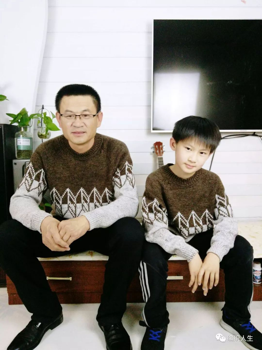 朱一龙同款毛衣刺绣方法,朱一龙白色毛衣编织教程