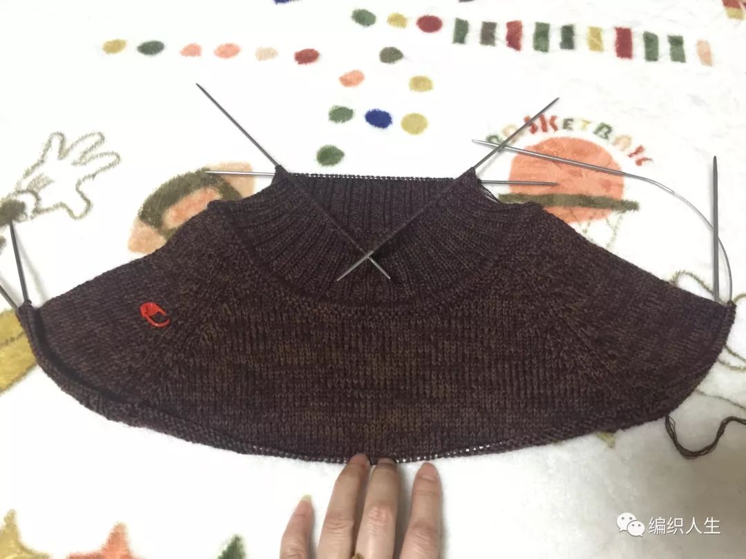 朱一龙同款毛衣刺绣方法,朱一龙白色毛衣编织教程