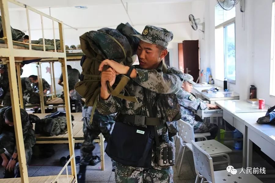 新兵连前几天最难熬,新兵六个月减脂40斤