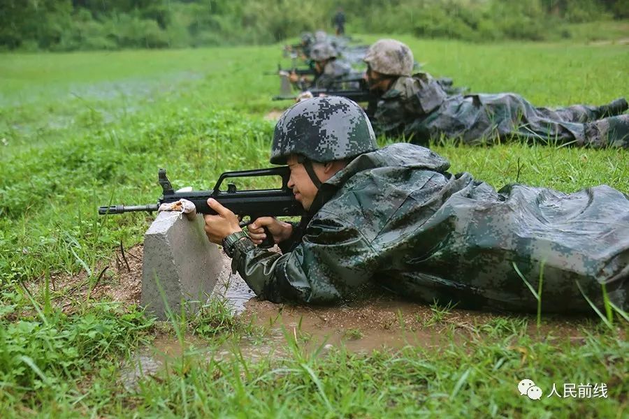 新兵连前几天最难熬,新兵六个月减脂40斤