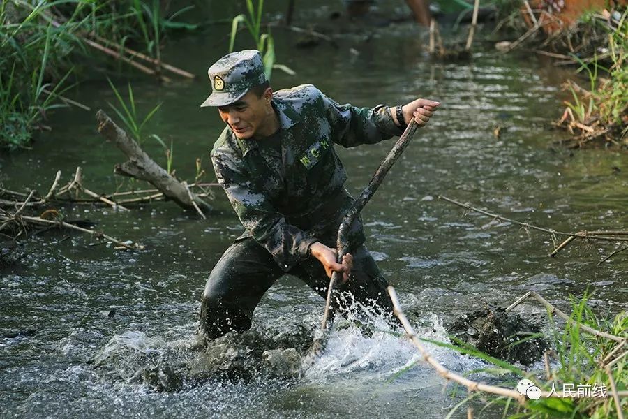 新兵连前几天最难熬,新兵六个月减脂40斤