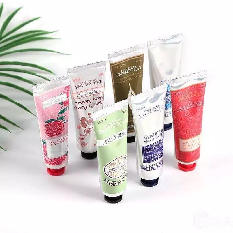 姑娘，我看你双目涣散、唇周长毛、乳晕发黑......