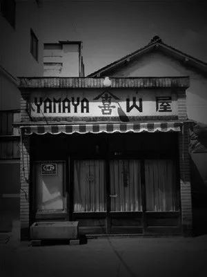 文艺中年的开店指南：小、可、爱