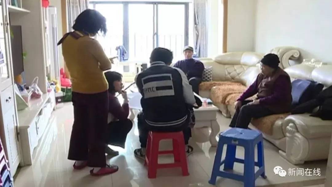 柳州一面包车撞飞两老人,柳州老人被撞负全责