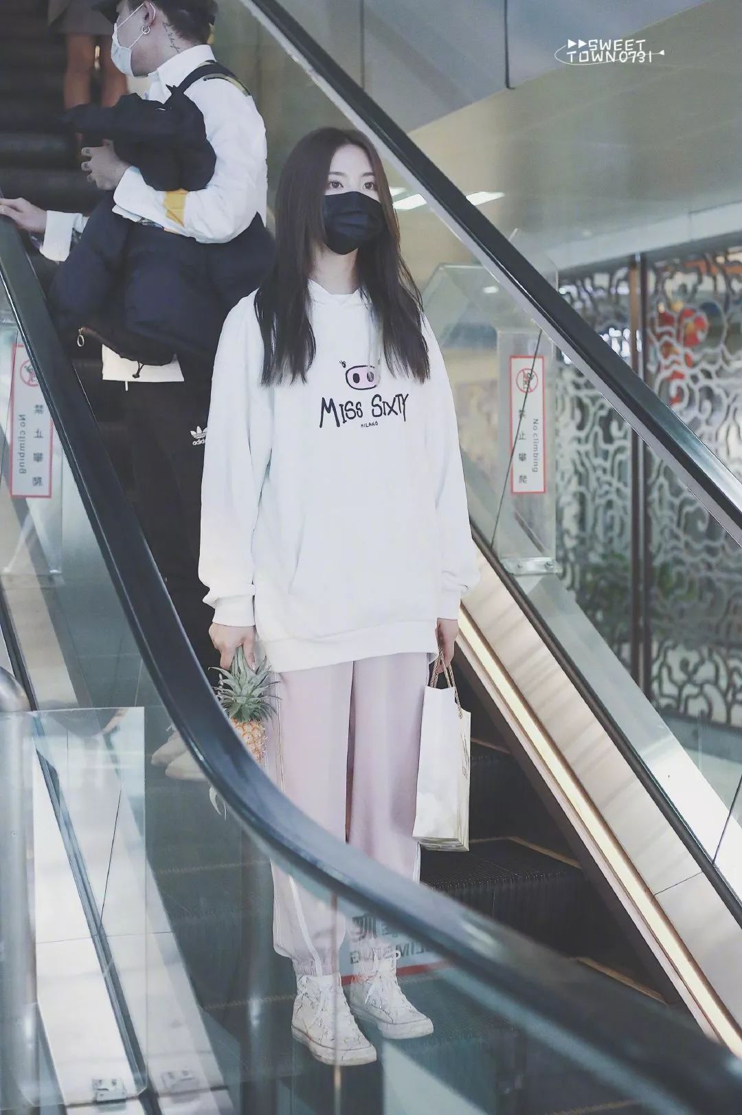 花钱减压|小锦鲤，穿花衣，年年春天来这里~就要超越小燕子了！