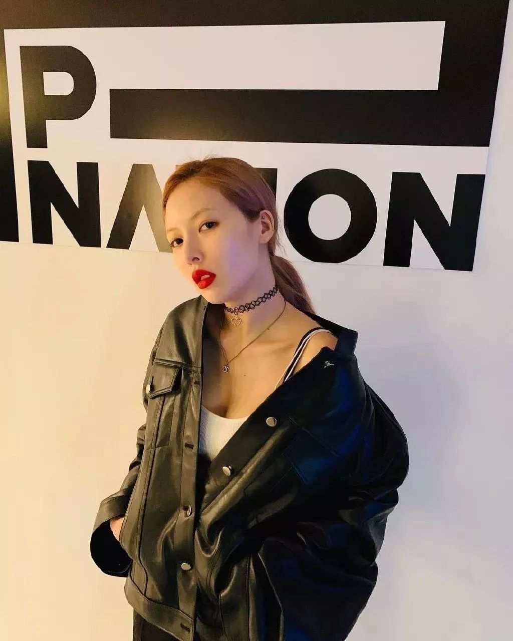 公布恋情被公司开除背假香奈儿都能带货说她是“人间毒药”我服！