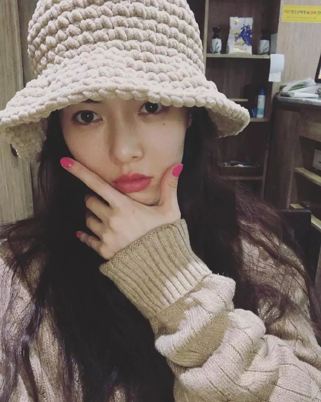 公布恋情被公司开除背假香奈儿都能带货说她是“人间毒药”我服！