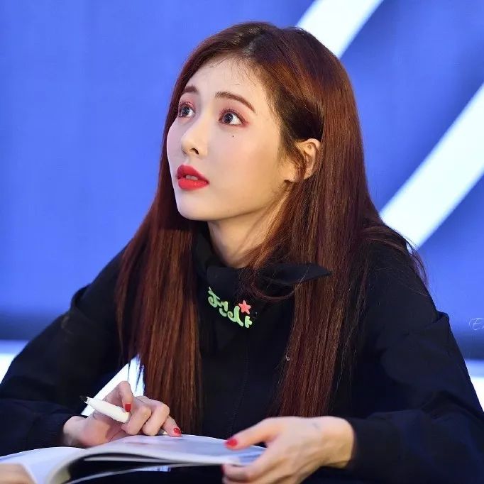 公布恋情被公司开除背假香奈儿都能带货说她是“人间毒药”我服！