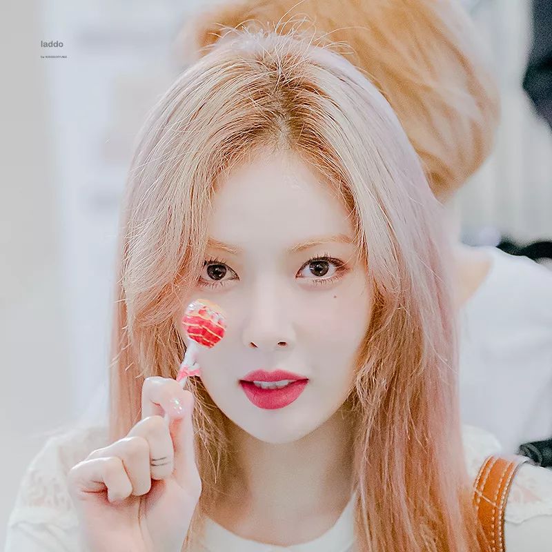 公布恋情被公司开除背假香奈儿都能带货说她是“人间毒药”我服！