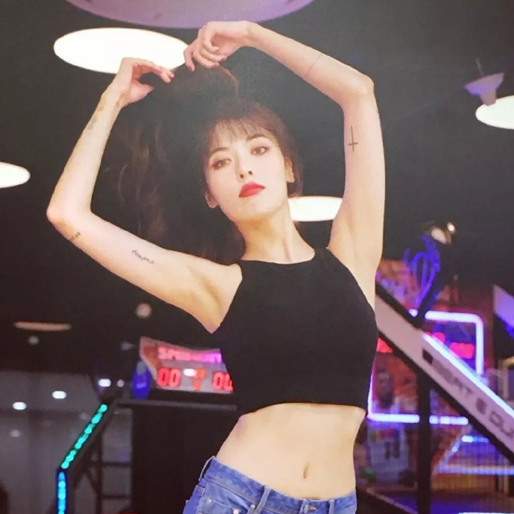 公布恋情被公司开除背假香奈儿都能带货说她是“人间毒药”我服！