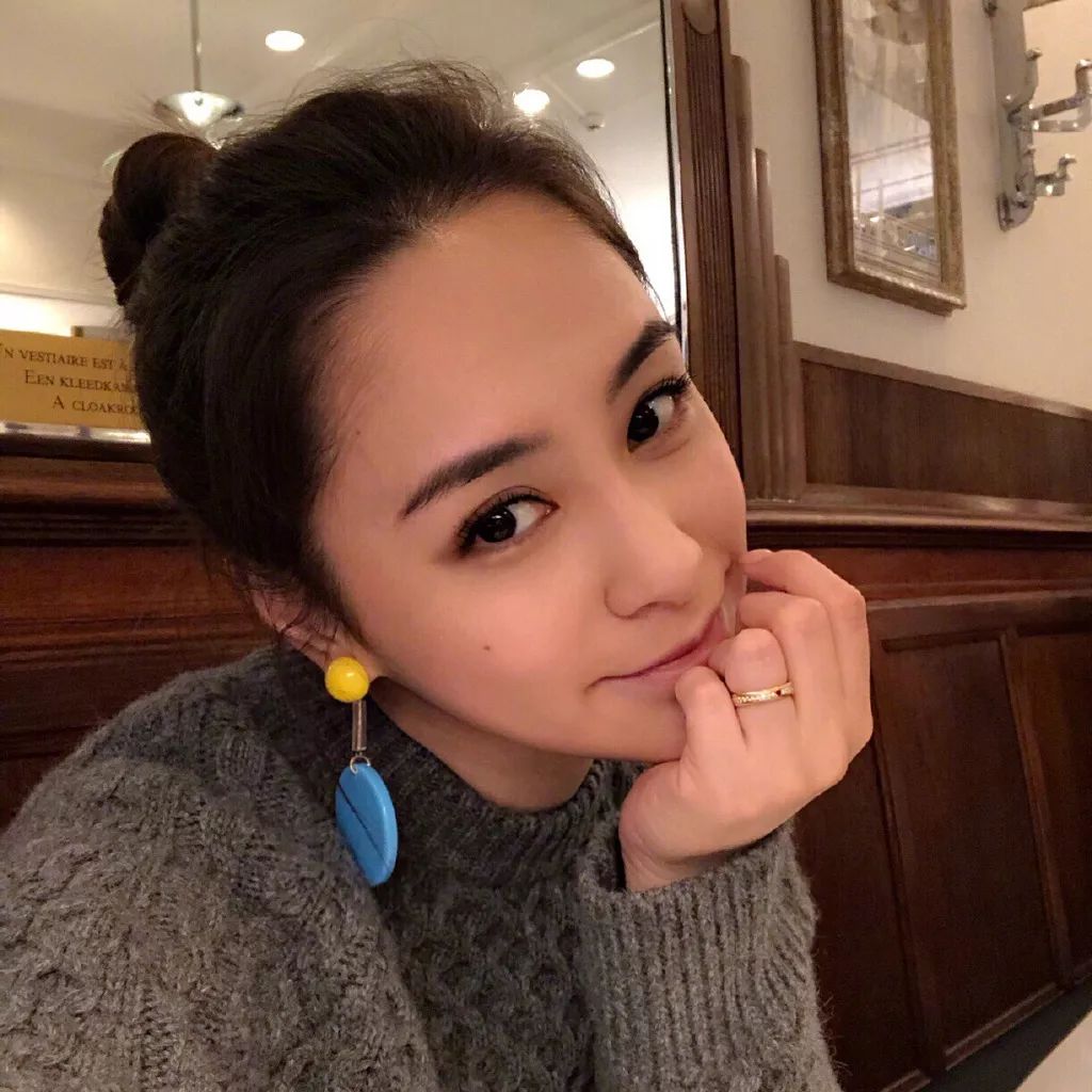 公布恋情被公司开除背假香奈儿都能带货说她是“人间毒药”我服！