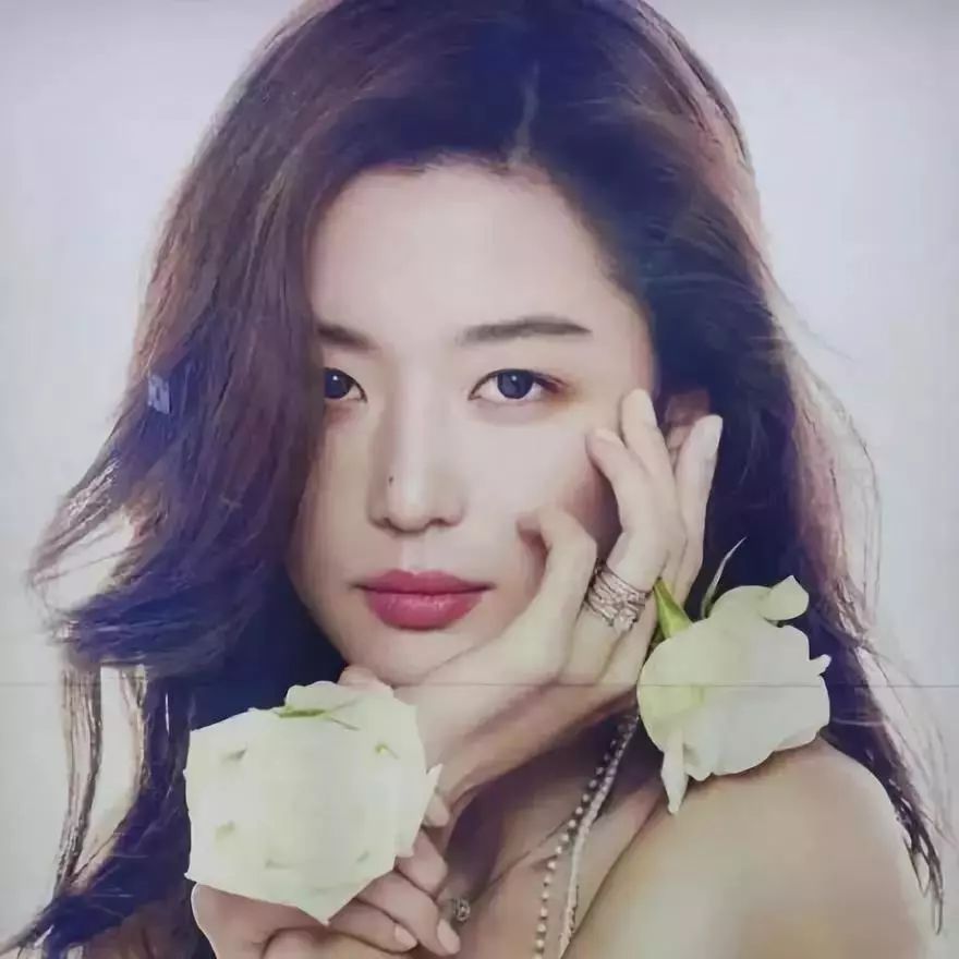 公布恋情被公司开除背假香奈儿都能带货说她是“人间毒药”我服！