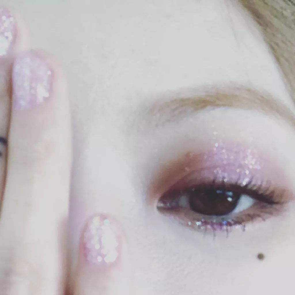 公布恋情被公司开除背假香奈儿都能带货说她是“人间毒药”我服！