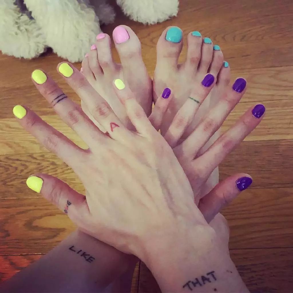 公布恋情被公司开除背假香奈儿都能带货说她是“人间毒药”我服！