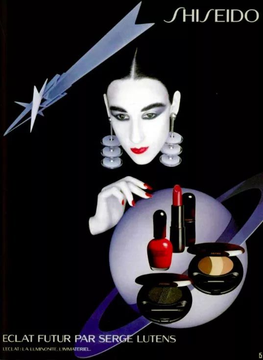 同样是沙龙香，为何SergeLutens芦丹氏就被誉为最神秘、最值得尝试的香水呢？