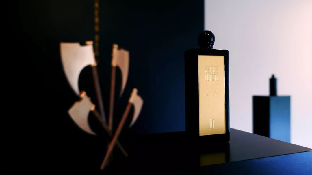 同样是沙龙香，为何SergeLutens芦丹氏就被誉为最神秘、最值得尝试的香水呢？