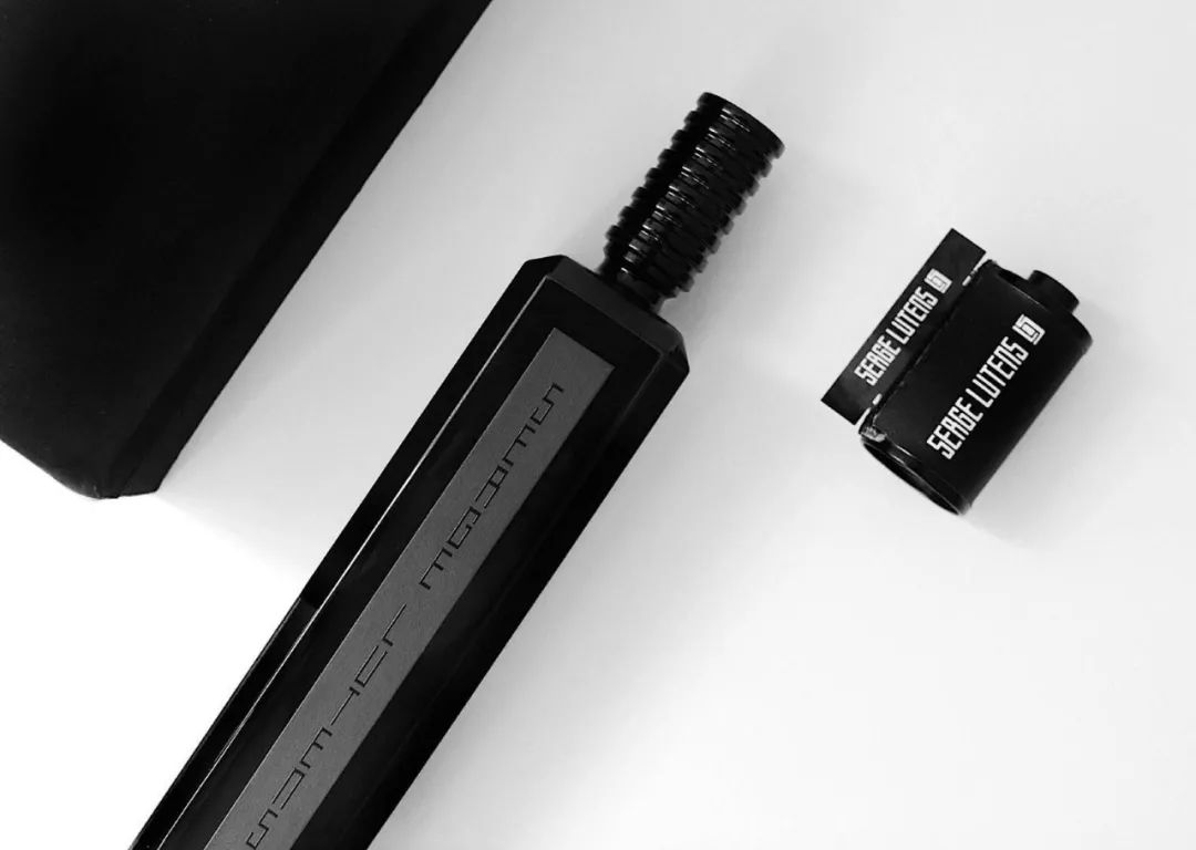 同样是沙龙香，为何SergeLutens芦丹氏就被誉为最神秘、最值得尝试的香水呢？